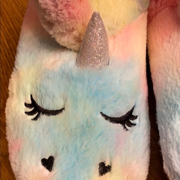 Girls Unicorn Slippers - Picture 5 of 7